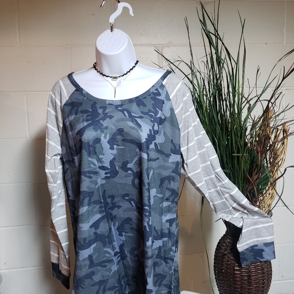 Thermal Camo Striped Top - Picture 8 of 8